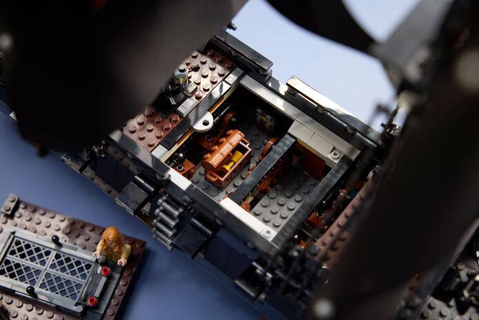 LEGO Icons Captain Sparrow's Pirate Ship (10365) (9)