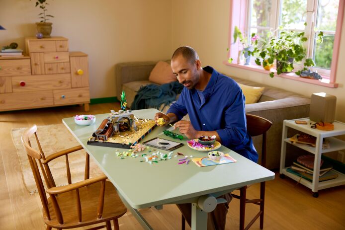 LEGO Icons Tropical Aquarium (10366) (8)