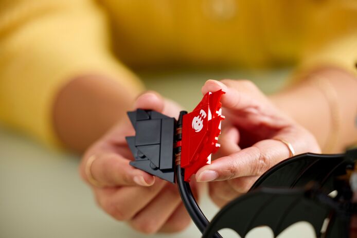 LEGO Icons How To Train Your Dragon: Toothless (10375) (6)