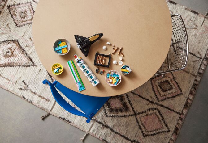 LEGO Icons Over The Moon With Pharrell Williams (10391) (5)