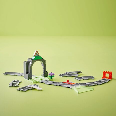 LEGO Duplo Train Tunnel & Tracks Expansion Set (10425) (7)