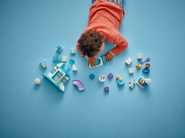 LEGO Duplo Disney Anna & Elsa's Frozen Castle (10455) (5)