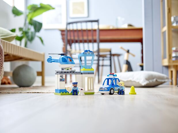 LEGO Duplo Police Station & Helicopter (10959) (3)