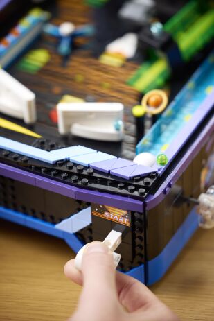 LEGO® Icons Arcade Pinball Machine (11374) (12)