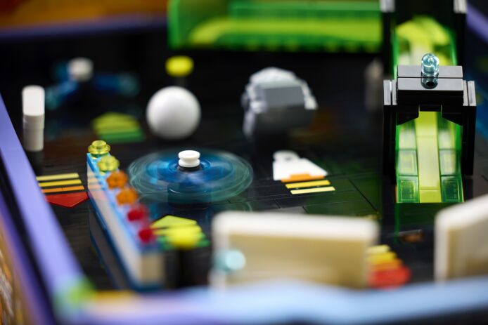 LEGO® Icons Arcade Pinball Machine (11374) (9)
