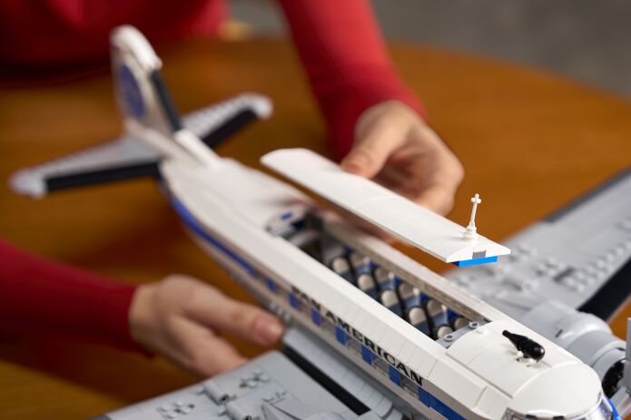 LEGO Idons Douglas DC3 Panam Airliner (11378) (4)