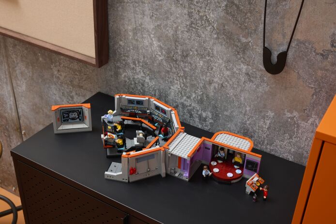 LEGO® Icons Star Trek: U.S.S. Enterprise NCC-1701 Bridge (11385) (9)