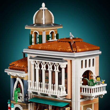 LEGO® Icons Venetian Neighborhood (11388) (2)