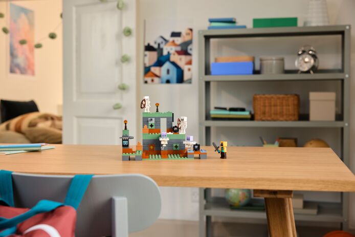 LEGO Minecraft The Trial Chamber (21271) (9)