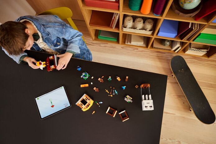 LEGO Minecraft The Ghast Balloon Village Attack (21273) (5)