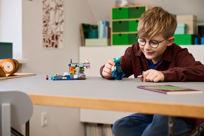 LEGO Minecraft The Warden Encounter (21274) (6)