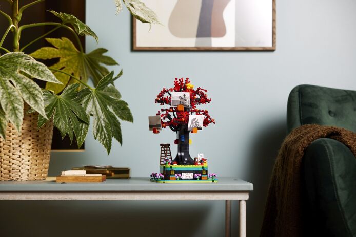LEGO Ideas Family Tree (21346) (11)