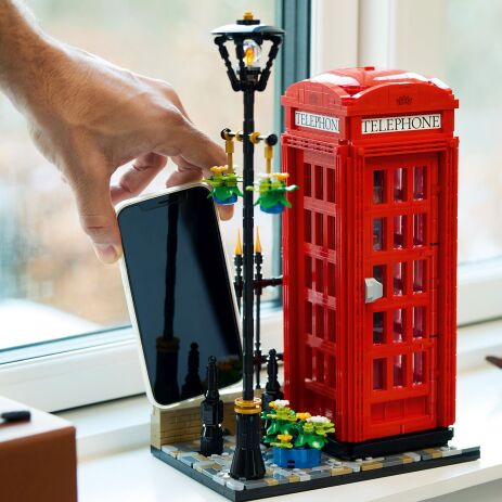 LEGO Ideas Red London Telephone Box (21347) (5)