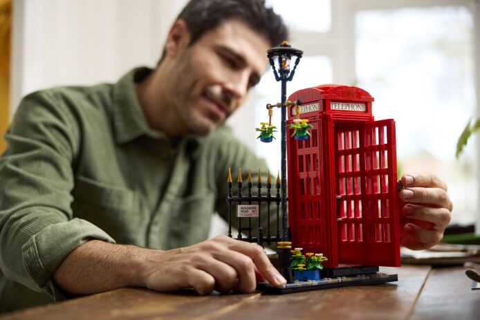 LEGO Ideas Red London Telephone Box (21347) (9)