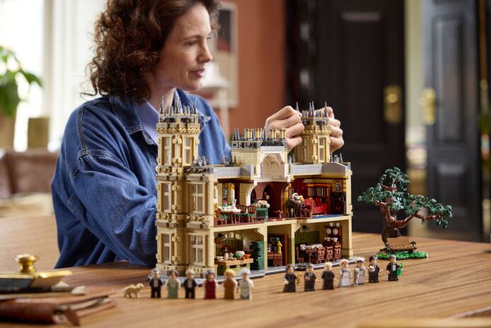 LEGO® Ideas Downtown Abbey (21373) (7)