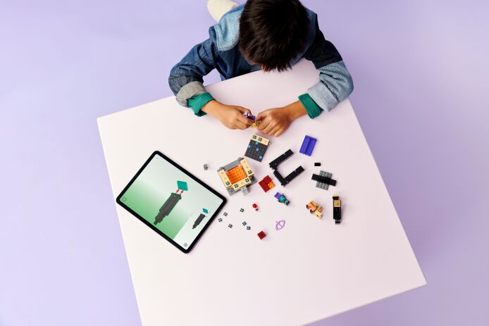 LEGO Minecraft Nether & End Portal Journey (21584) (5)