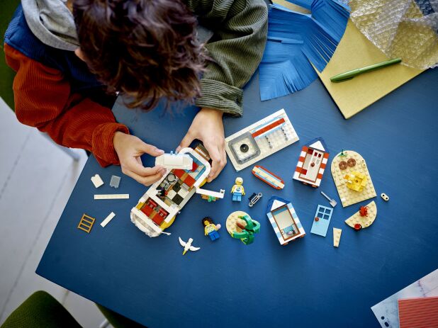 LEGO Creator 3in1 Beach Camper Van (31138) (4)