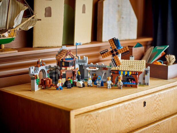 LEGO Creator 3in1 Medieval Horse Knight Castle (31168) (9)