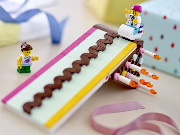 LEGO Birthday Cake (40641) (2)