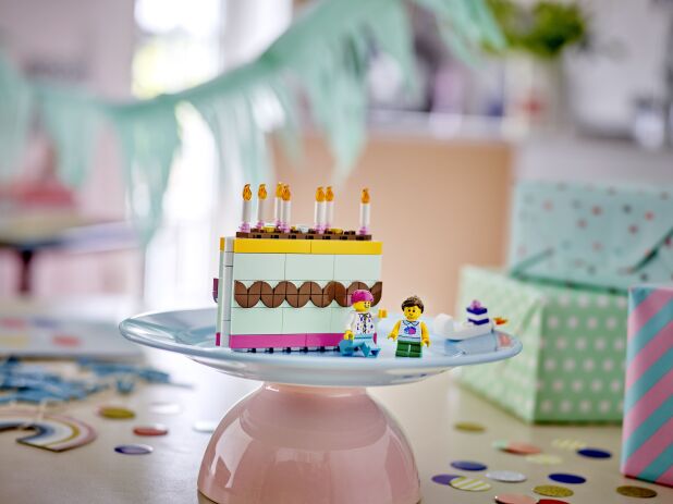 LEGO Birthday Cake (40641) (4)