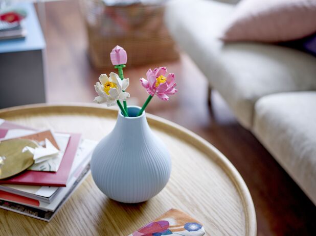 LEGO Botanical Lotus Flowers (40647) (3)