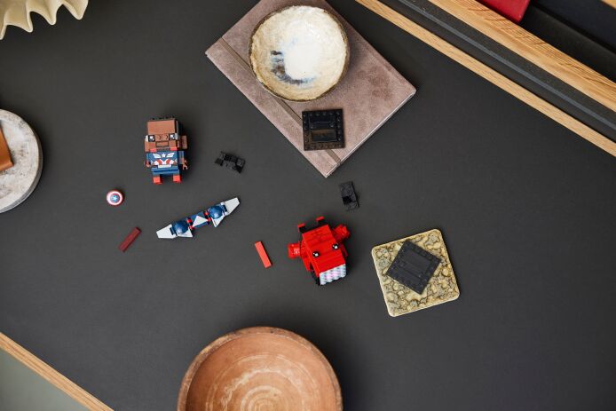 LEGO Brickheadz Captain America & Red Hulk (40668) (2)