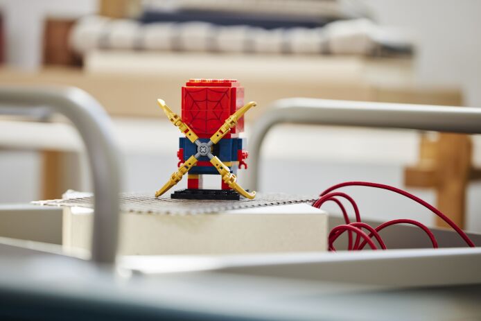 LEGO Brickheadz Iron Spider-Man (40670) (4)