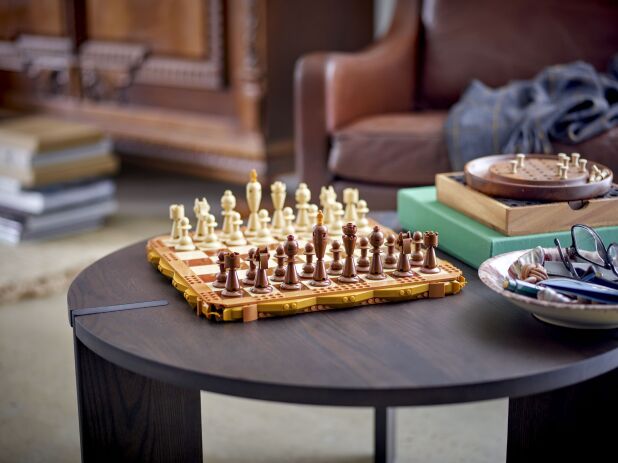 LEGO Traditional Chess Set (40719) (4)