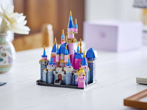 LEGO Disney Mini Disney Sleeping Beauty Castle (40720) (3)