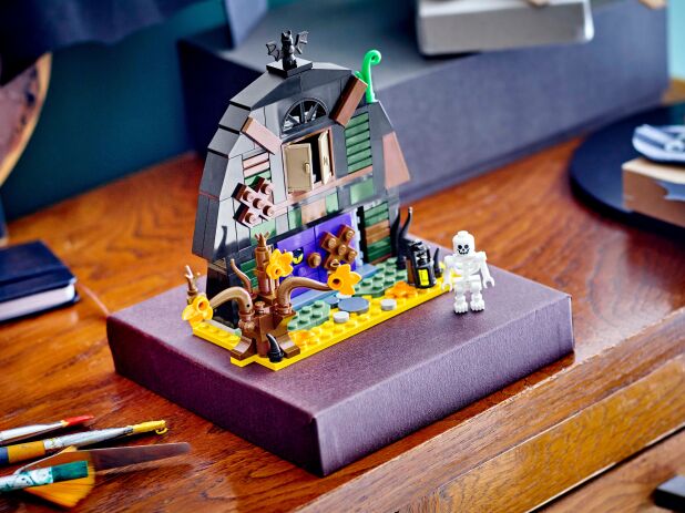 LEGO Halloween Barn (40721) (4)