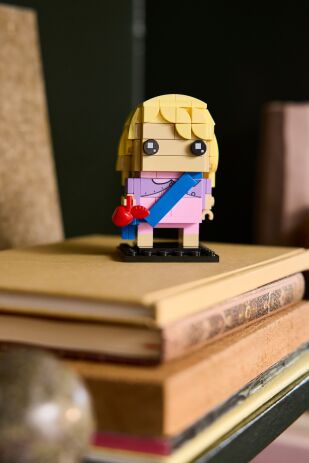 LEGO Brickheadz Harry Potter Luna Lovegood & Thestral Figures (40802) (4)