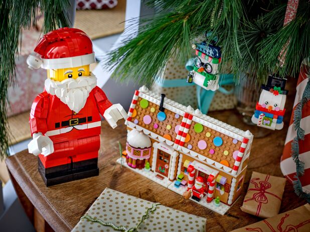 LEGO Festive Gingerbread House (40809) (6)