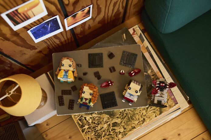 LEGO Brickheadz Stranger Things Eleven, Max, Demogorgon & Holly Figures (40879) (2)