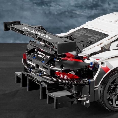 LEGO Technic Porsche 911 RSR (42096) (3)