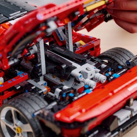 LEGO Technic Ferrari Daytona SP3 (42143) (2)