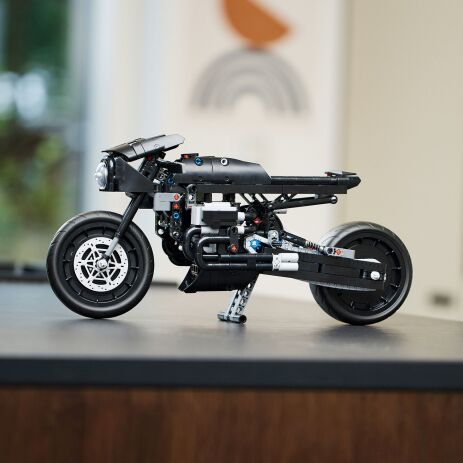 LEGO Technic The Batman-Batcycle (42155) (3)