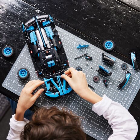 LEGO Technic Bugati Bolide Agile Blue (42162) (5)