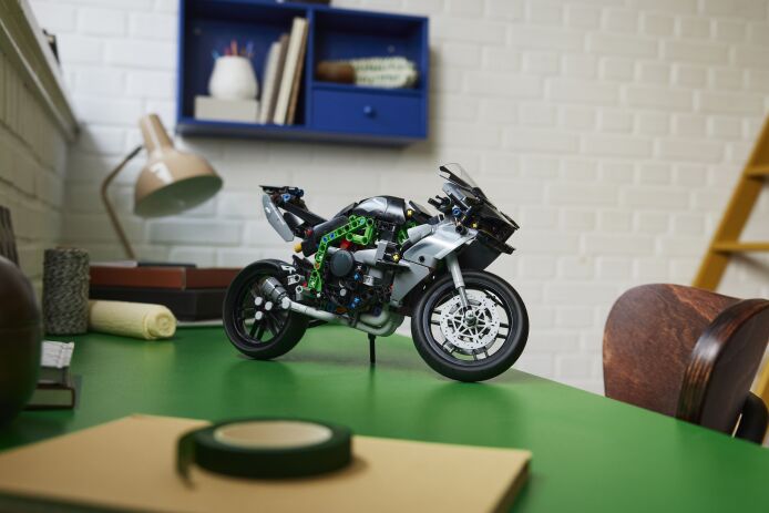 LEGO Technic Kawasaki Ninja H3R Motorcycle (42170) (7)