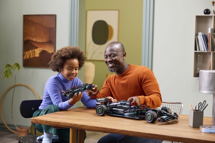 LEGO Technic Mercedes-AMG F1 W14 E Performance (42171) (9)