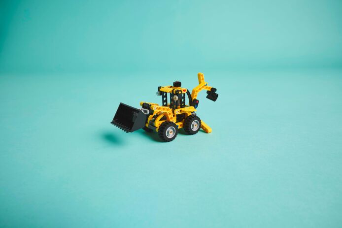 LEGO Technic Backhoe Loader (42197) (8)