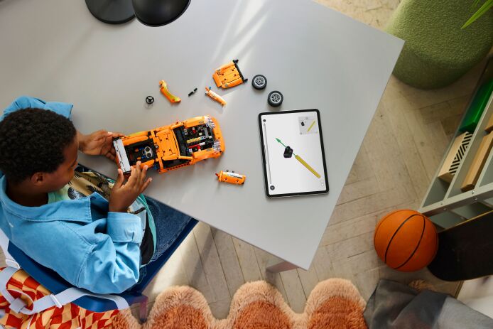 LEGO Technic Fast & Furious Toyota Supra MK4 (42204) (5)