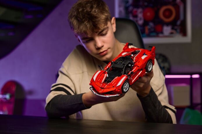 LEGO Technic Ferrari FXX K (42212) (5)