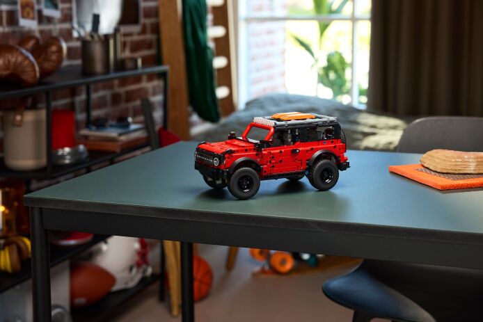LEGO Technic Ford Bronco Suv (42213) (8)
