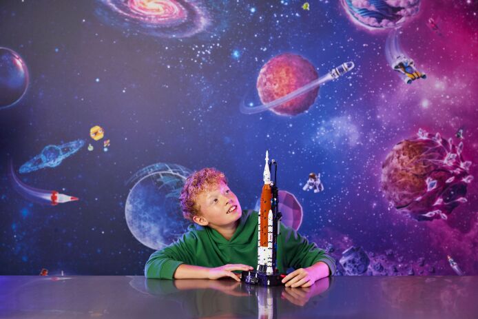 LEGO Technic Nasa Artemis Space Launch System Rocket (42221) (7)