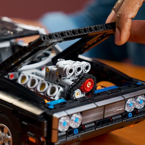 LEGO® Technic Fast & Furious Dodge Charger R/T Car (42231) (4)