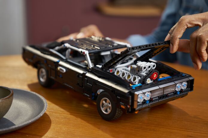 LEGO® Technic Fast & Furious Dodge Charger R/T Car (42231) (8)