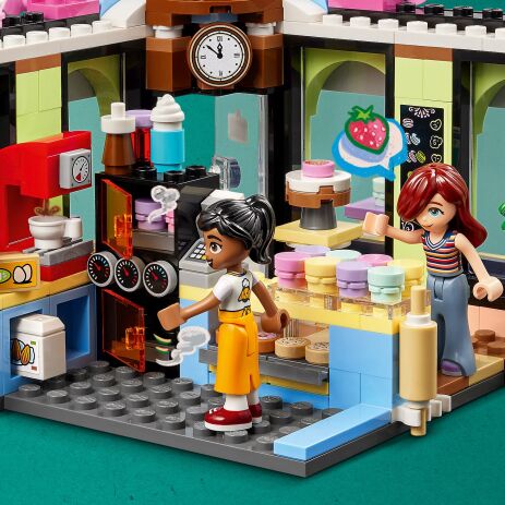 LEGO Friends Heartlake City Cafe (42618) (2)