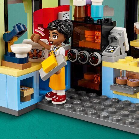 LEGO Friends Heartlake City Cafe (42618) (3)