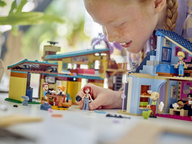 LEGO Friends Olly & Paisley's Family Houses (42620) (5)