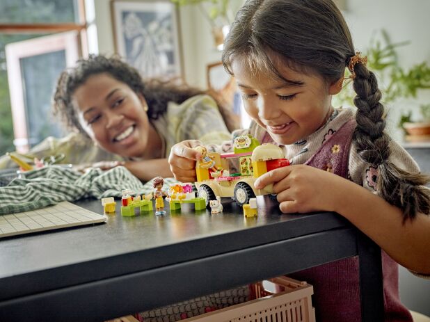 LEGO Friends Hot Dog Food Truck (42633) (5)